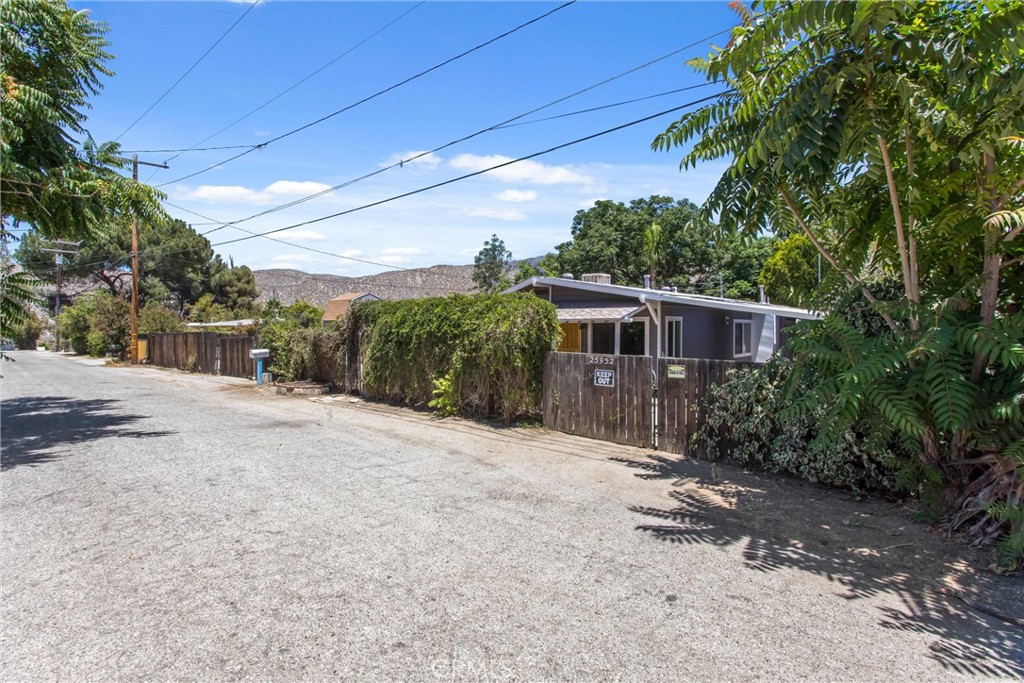 25952 Valle Vue Place Property Photo 2