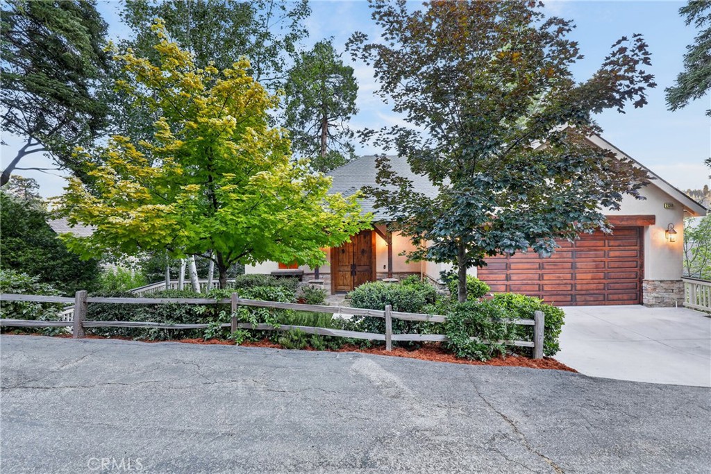 27360 Elmwood Property Photo 4