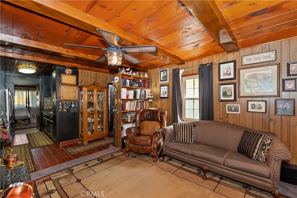 571 Pine Lane Property Photo 8