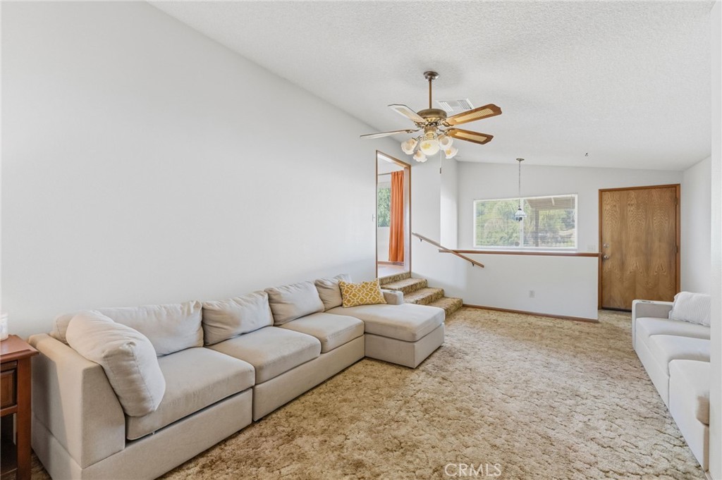 40330 Indian Tree St Property Photo 6