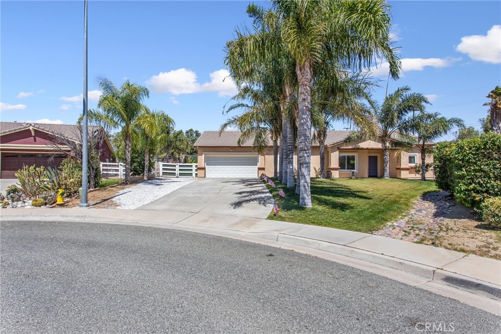 933 Driftwood Property Photo 4