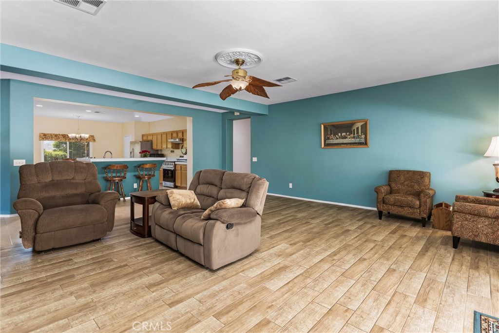 933 Driftwood Property Photo 9