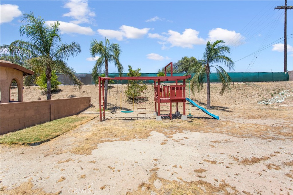 933 Driftwood Property Photo 27