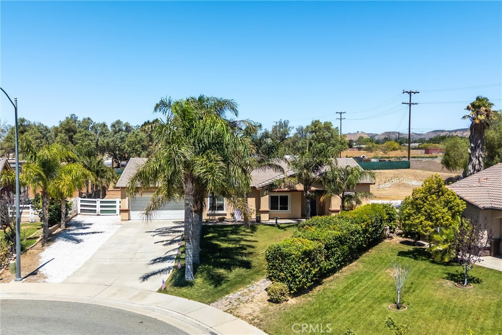 933 Driftwood Property Photo 34