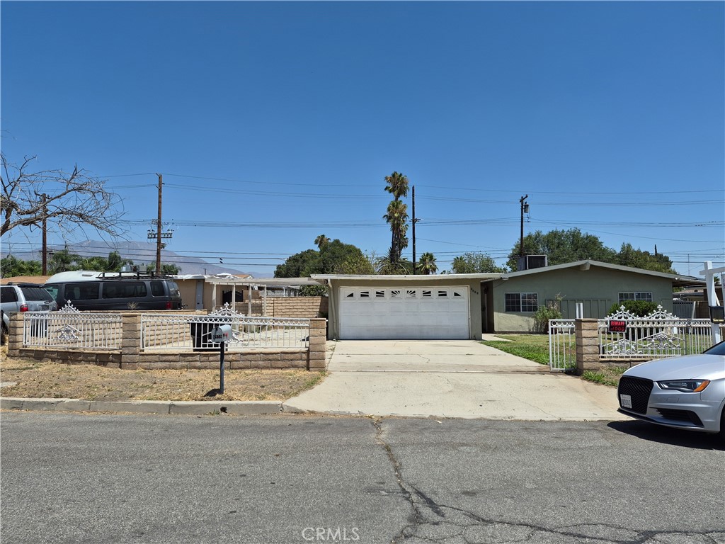 6959 Newbury Property Photo 4