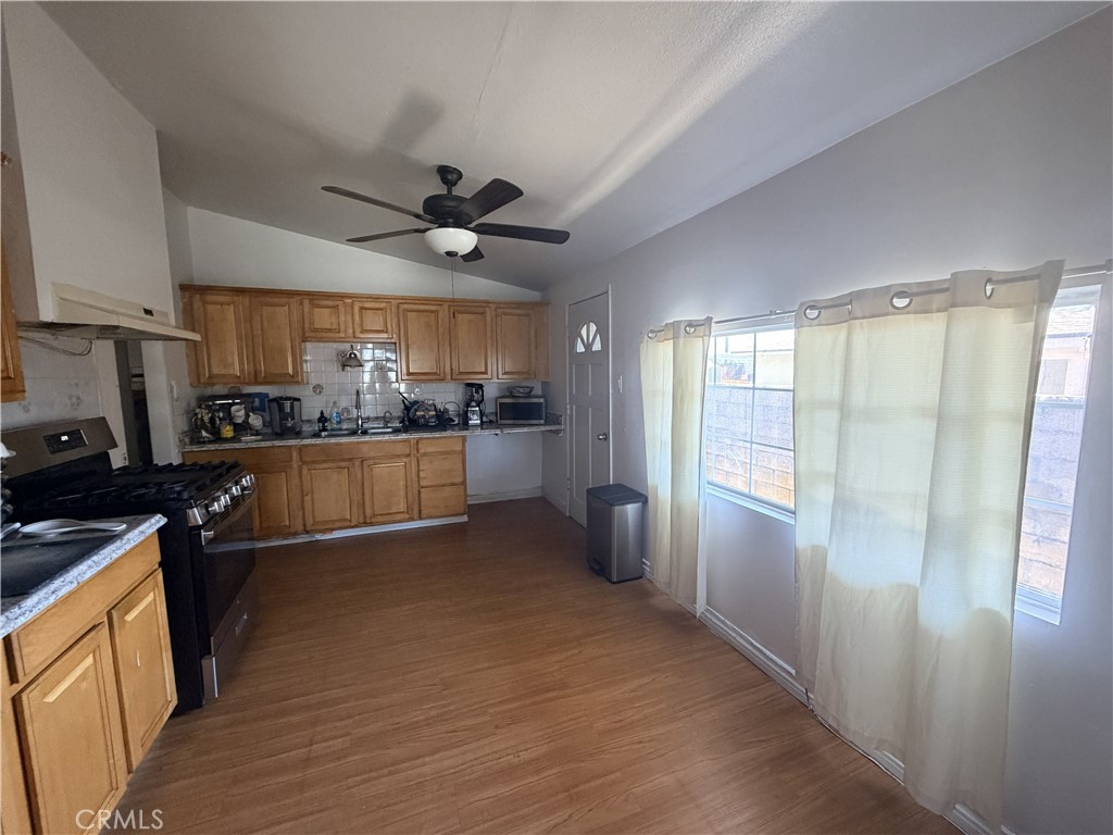 6959 Newbury Property Photo 17