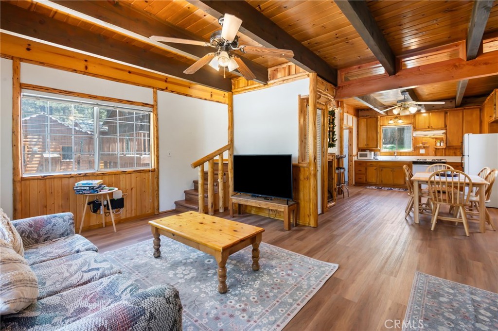 626 W Aeroplane Boulevard Property Photo 8