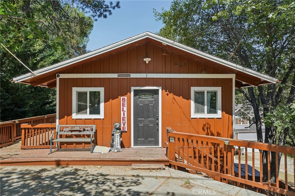 944 Knickerbocker Road Property Photo