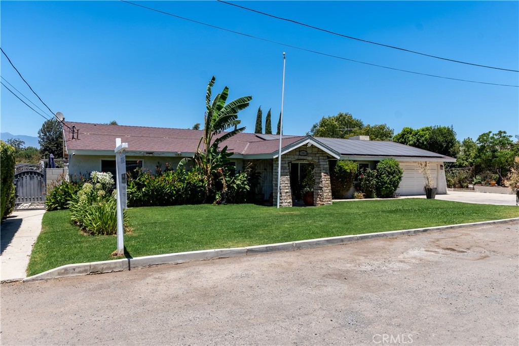10865 Wagon Train Ln Property Photo 2