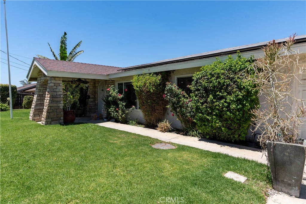 10865 Wagon Train Ln Property Photo 3