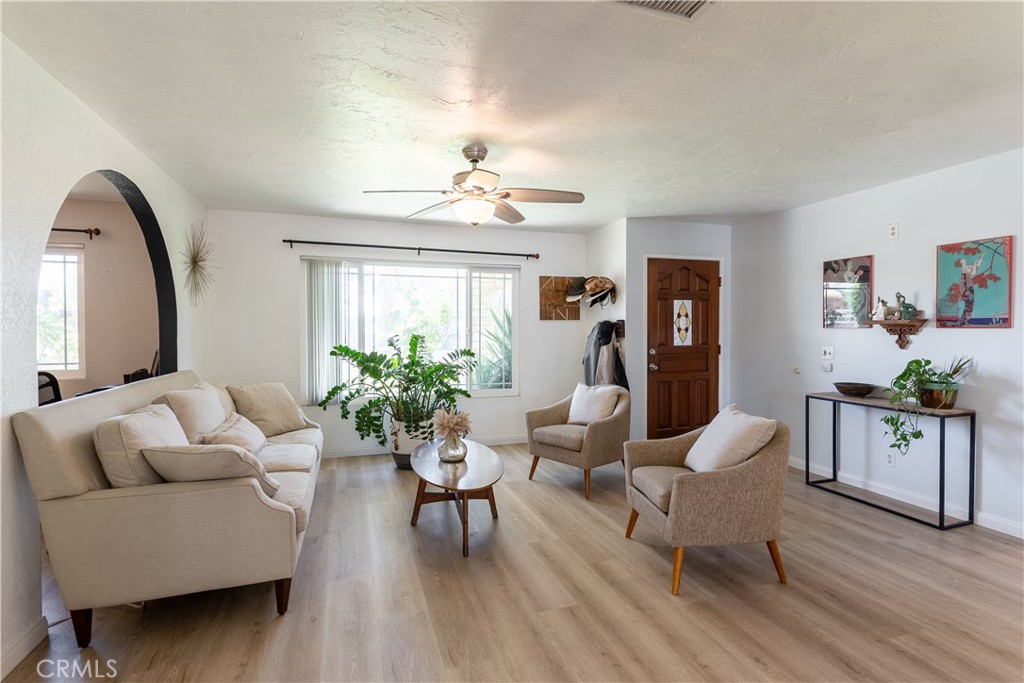 10865 Wagon Train Ln Property Photo 5