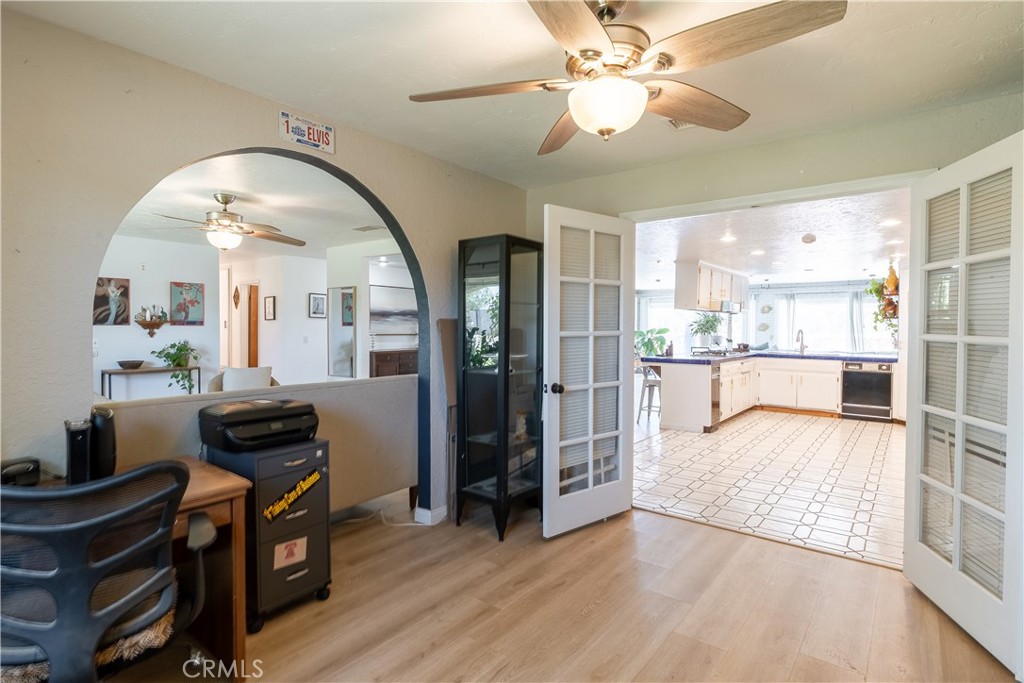 10865 Wagon Train Ln Property Photo 13