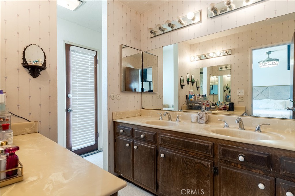 10865 Wagon Train Ln Property Photo 23