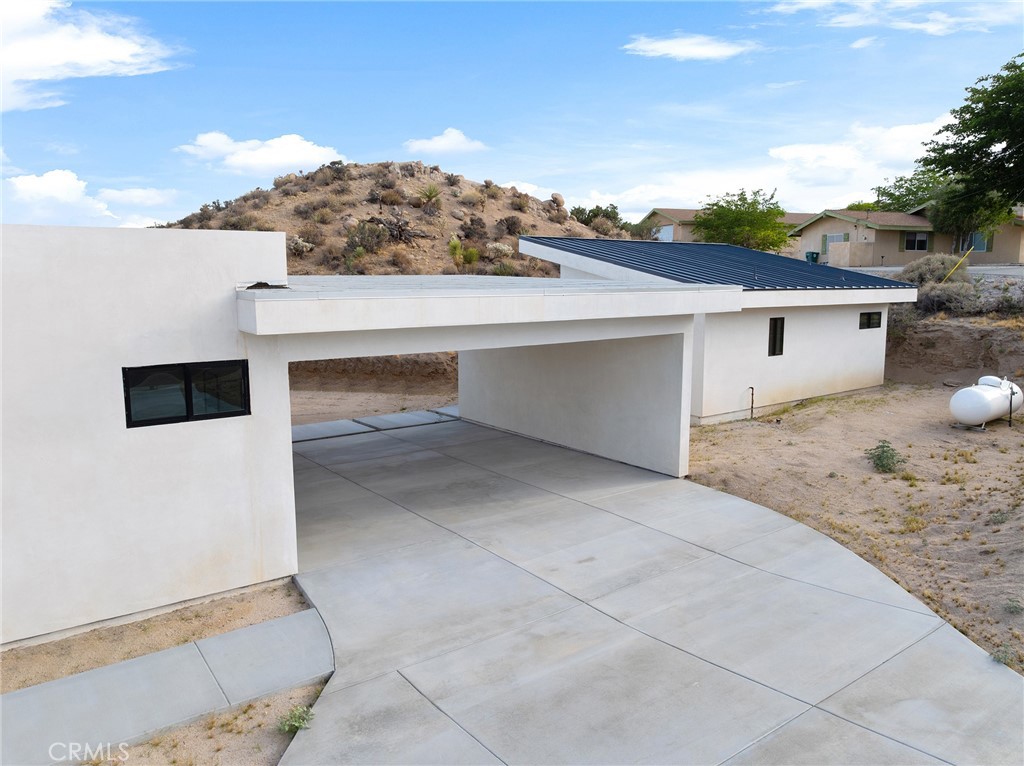 6218 Farrelo Road Property Photo 2