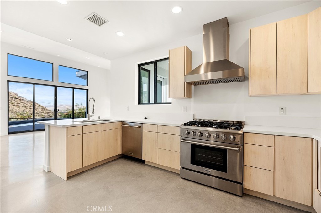 6218 Farrelo Road Property Photo 12