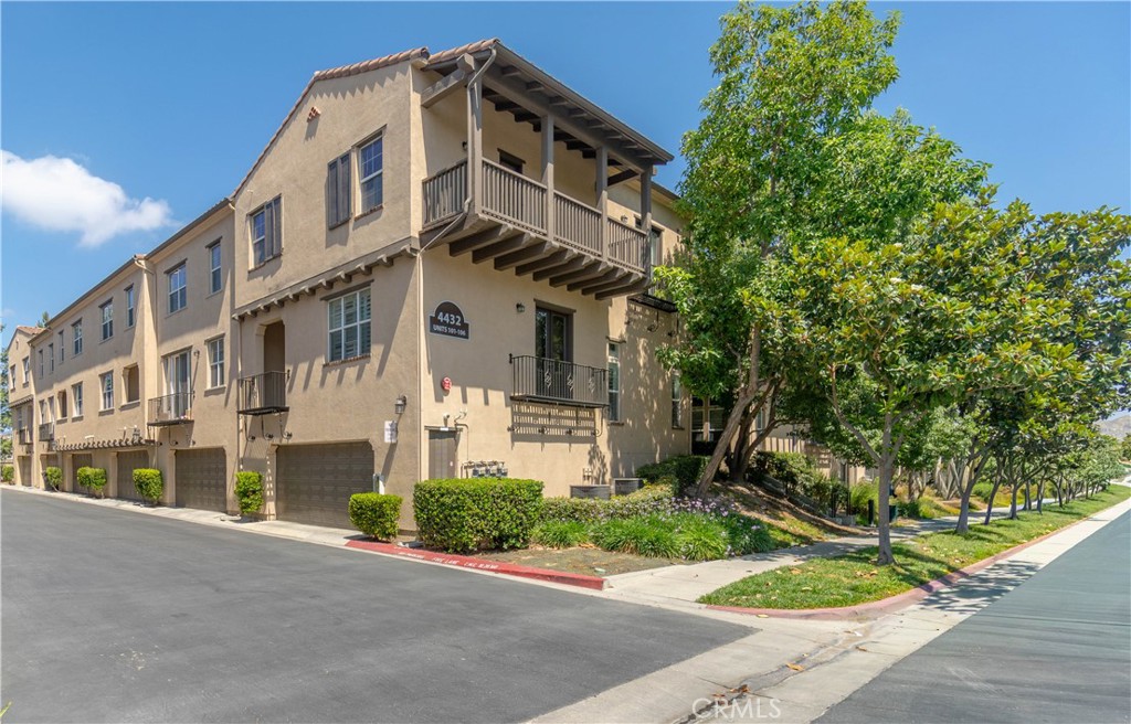 4432 Owens 101 Property Photo 5