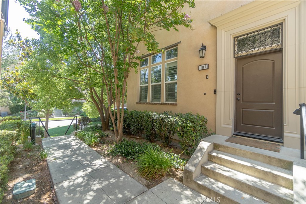 4432 Owens 101 Property Photo 6
