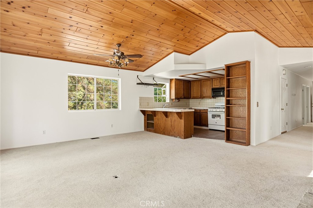 30930 Glen Oak Property Photo 4