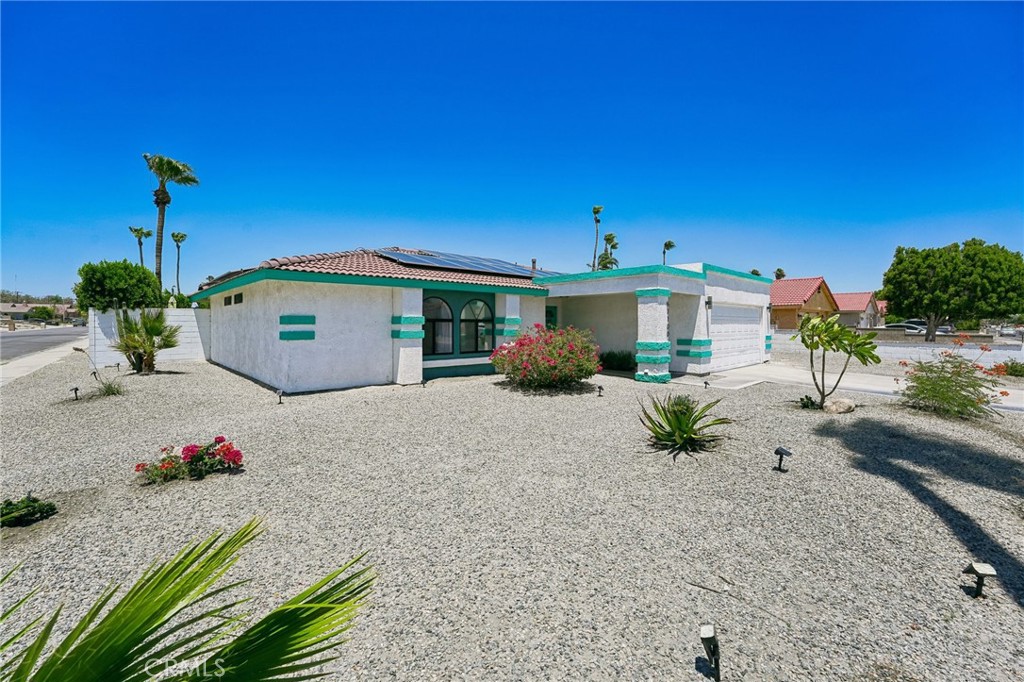 67100 Ovante Property Photo 2