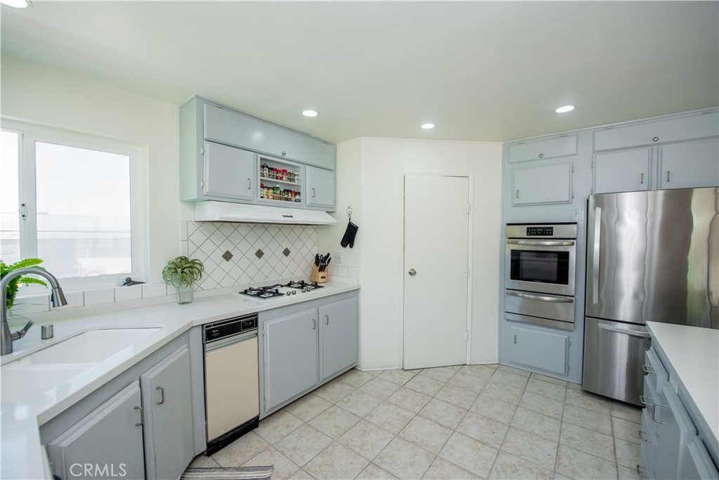 2275 W 25th Street 12 Property Photo 26