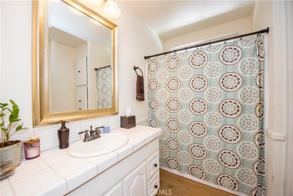 2275 W 25th Street 12 Property Photo 36