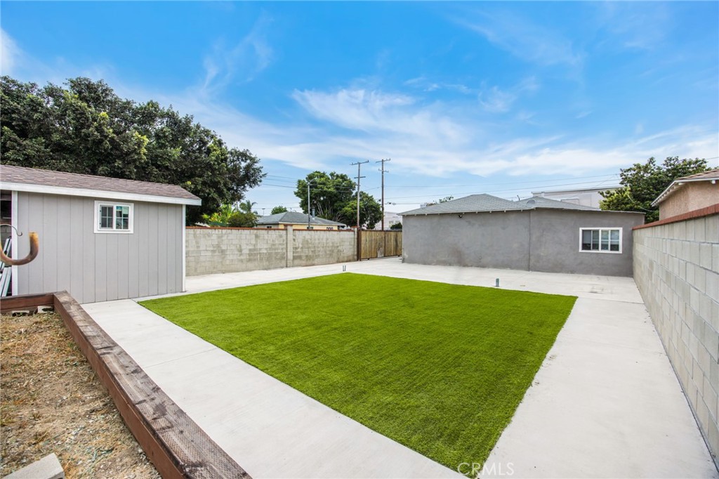 1502 Lakme Avenue Property Photo 16