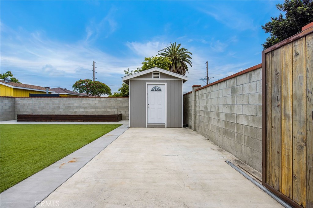 1502 Lakme Avenue Property Photo 18