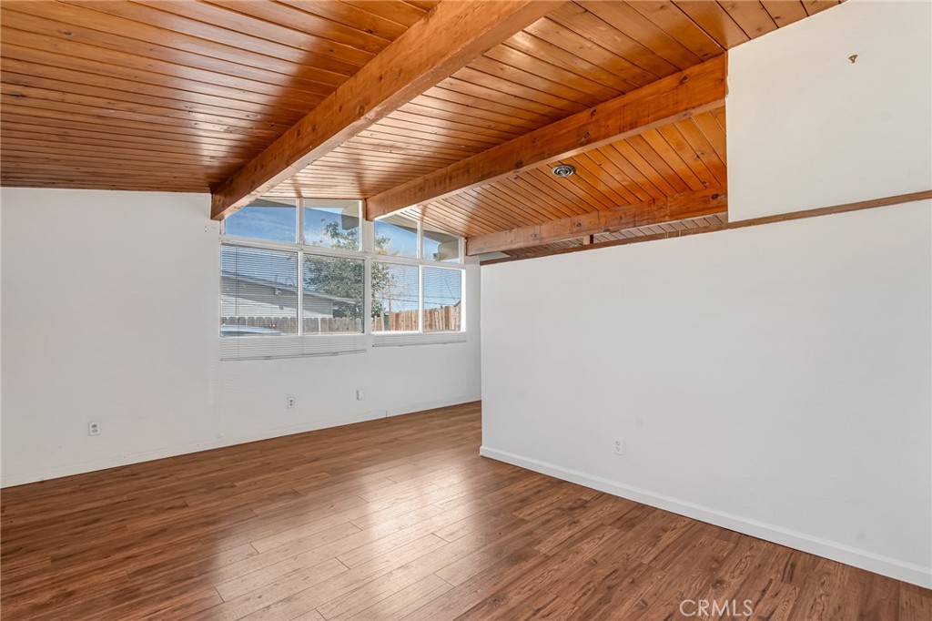 25634 Bejoal St Property Photo 4