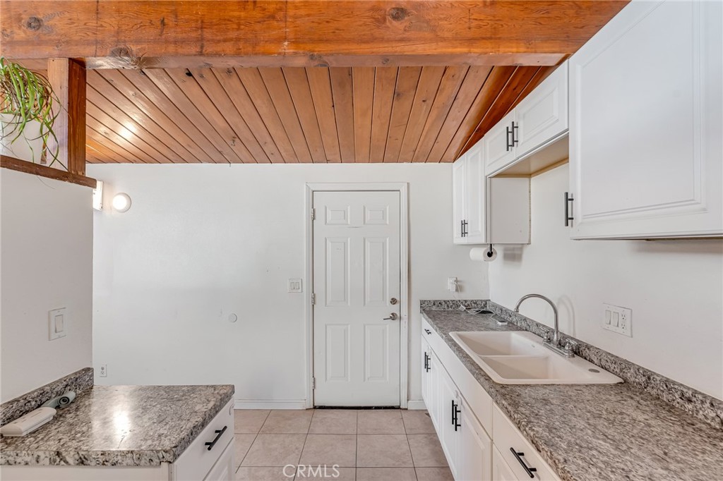 25634 Bejoal St Property Photo 6