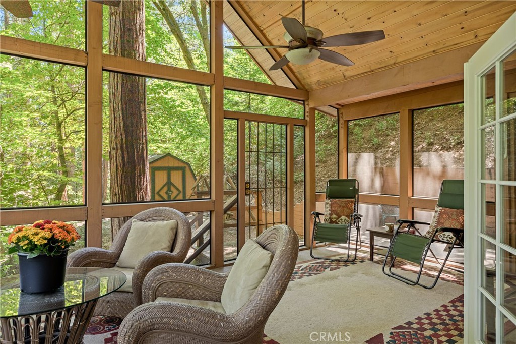 667 Dogwood Cyn Property Photo 5
