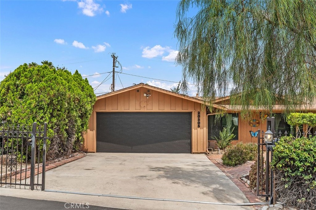 20505 Claremont Avenue Property Photo 5