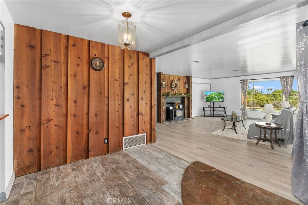 20505 Claremont Avenue Property Photo 10