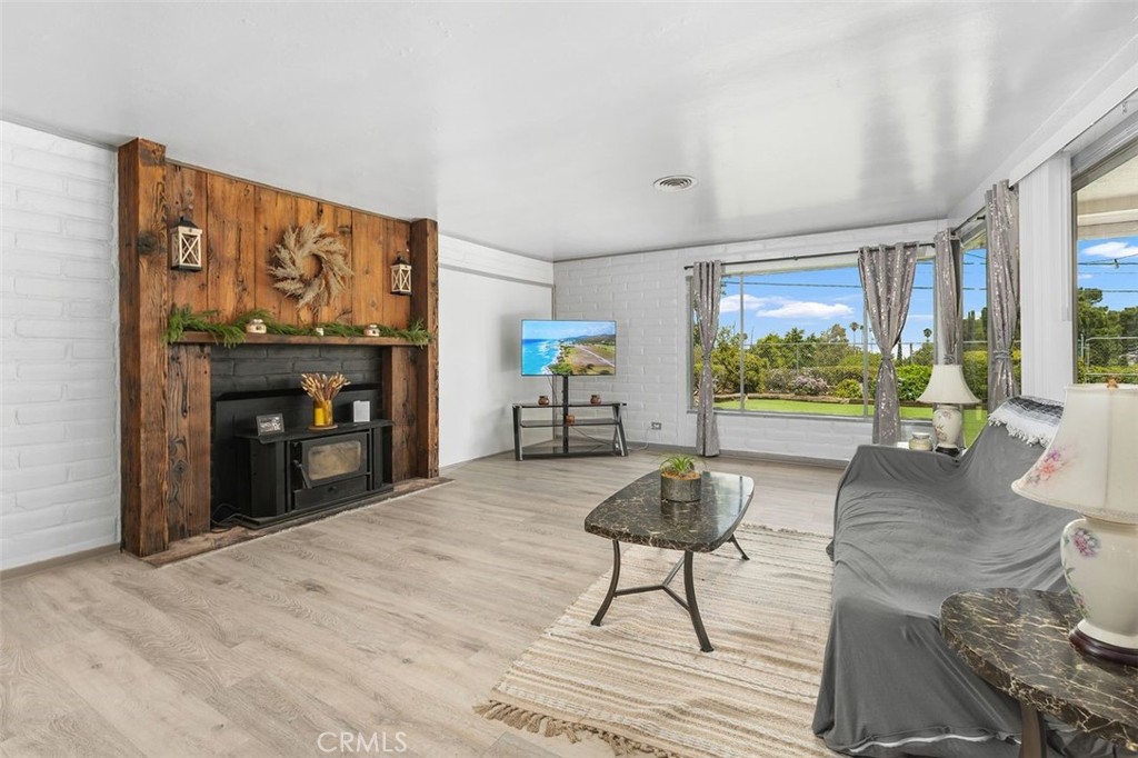 20505 Claremont Avenue Property Photo 11
