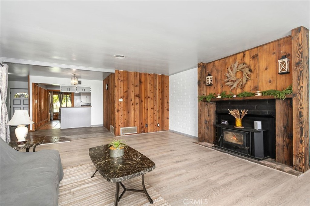20505 Claremont Avenue Property Photo 13