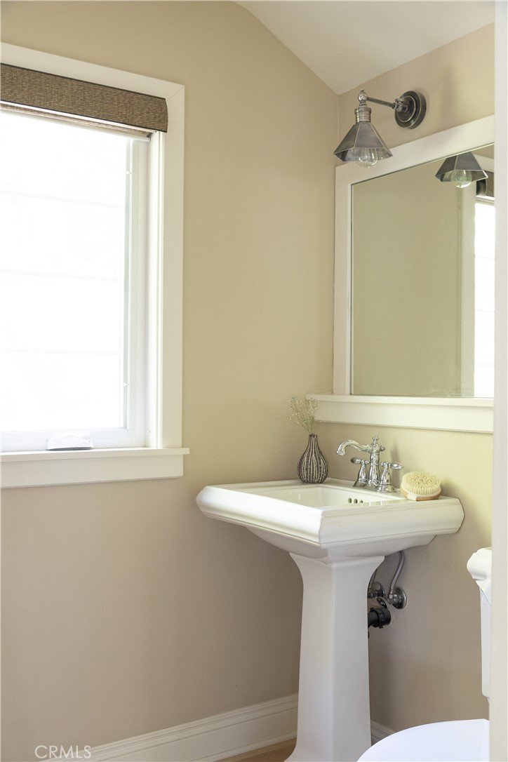27780 Lakes Edge Road Property Photo 10