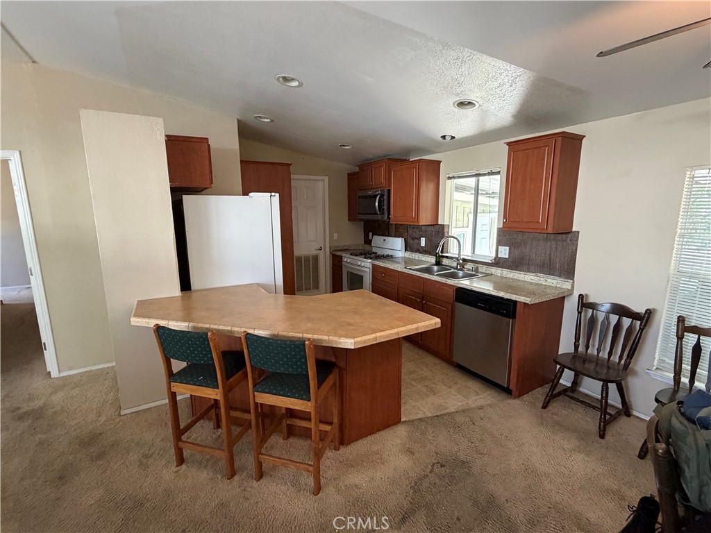 21100 State St. Spc 366 Property Photo 6