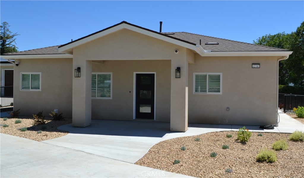12747 Hilltop Drive B Property Photo 1
