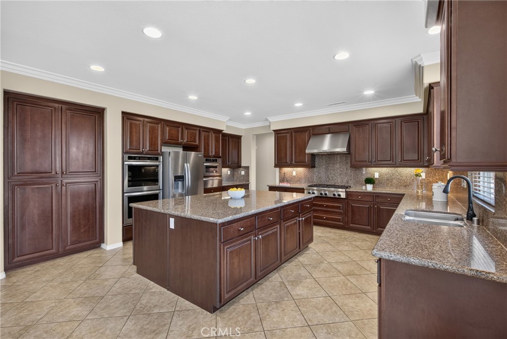 29034 Shorecliff Circle Property Photo 3