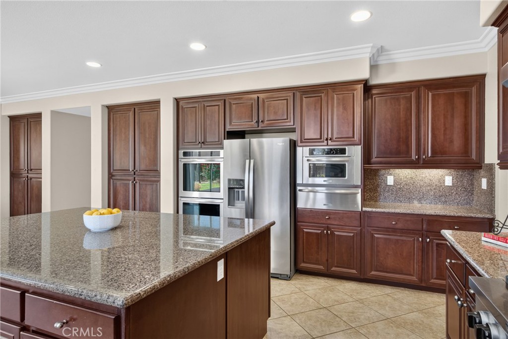 29034 Shorecliff Circle Property Photo 5