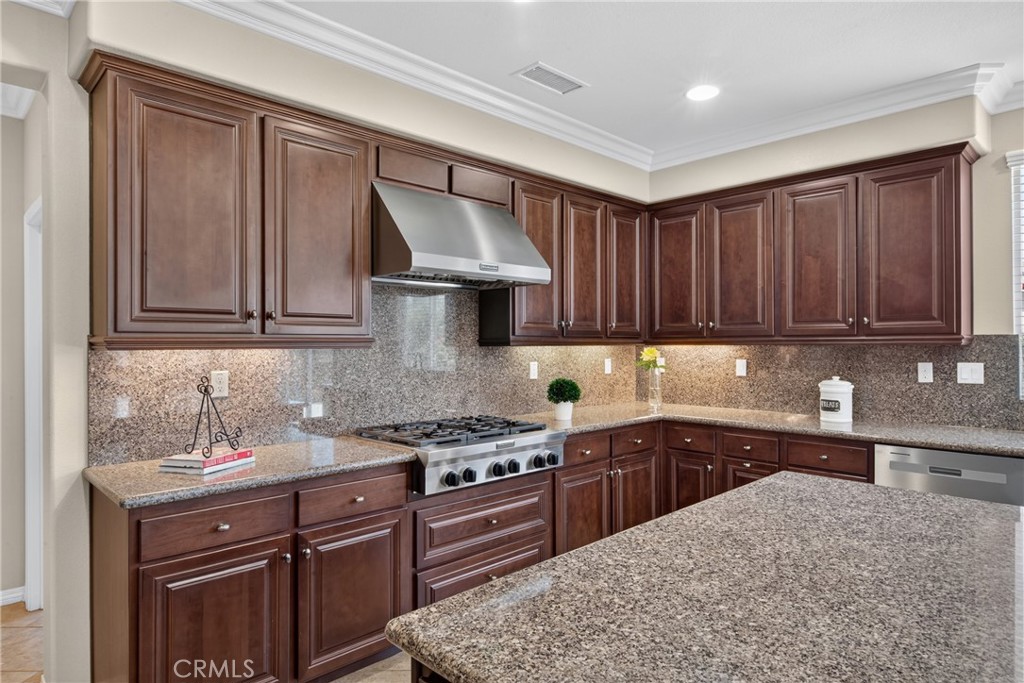 29034 Shorecliff Circle Property Photo 6
