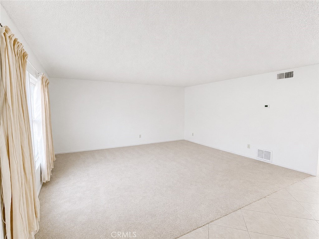 139 E Cypress Property Photo 4