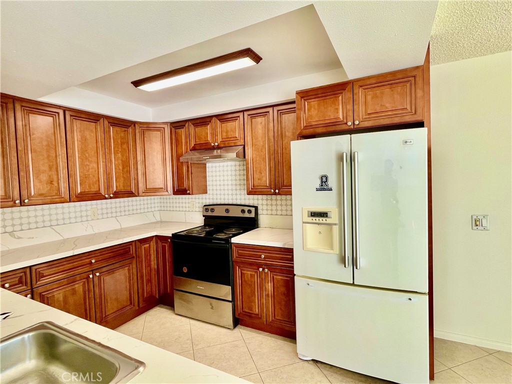 139 E Cypress Property Photo 11