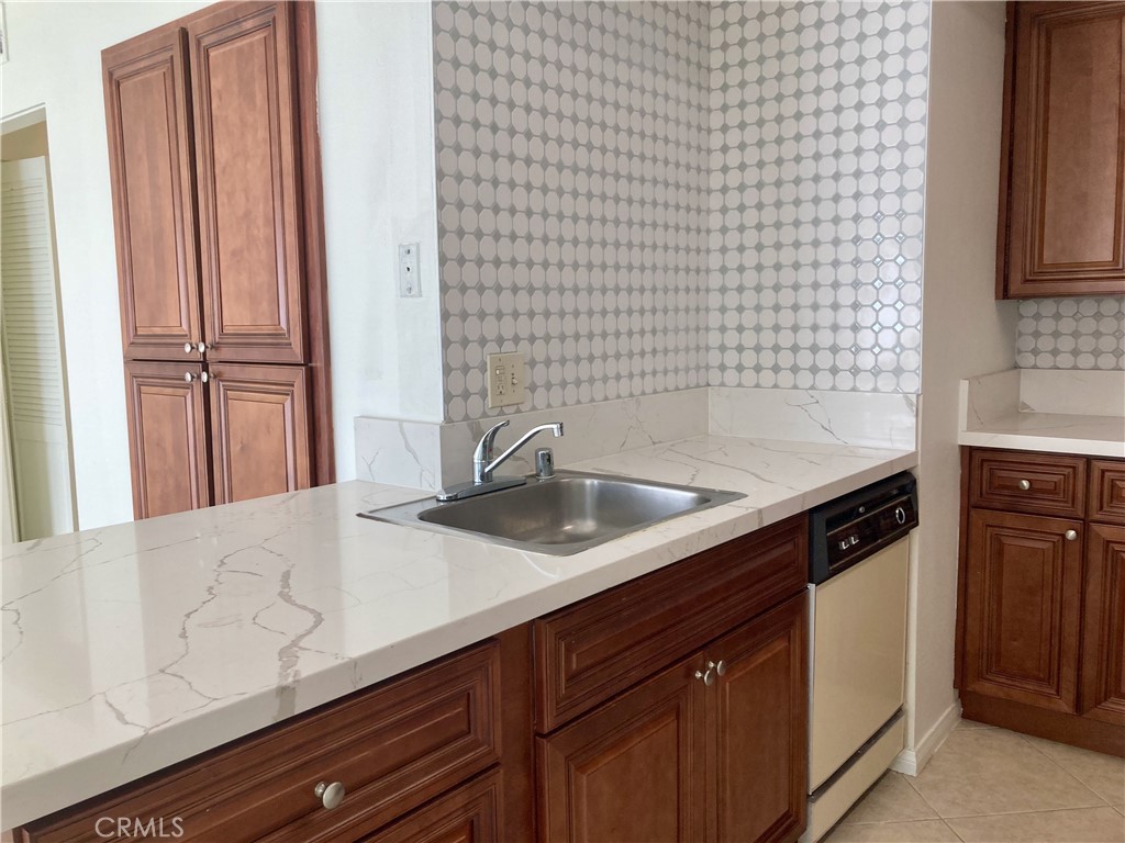 139 E Cypress Property Photo 12