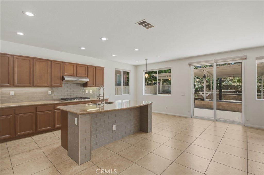 11077 Kalmia Court Property Photo 6