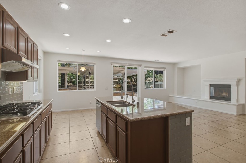 11077 Kalmia Court Property Photo 7