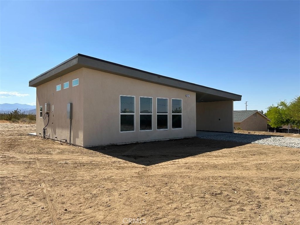 7374 Olympic Road Property Photo 4