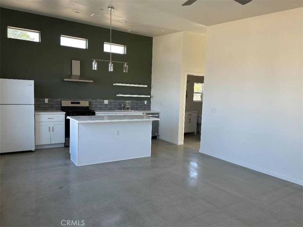 7374 Olympic Road Property Photo 14