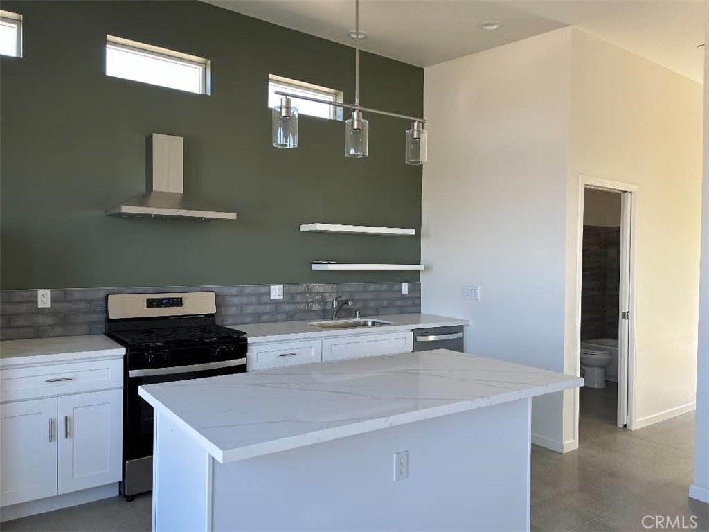 7374 Olympic Road Property Photo 16