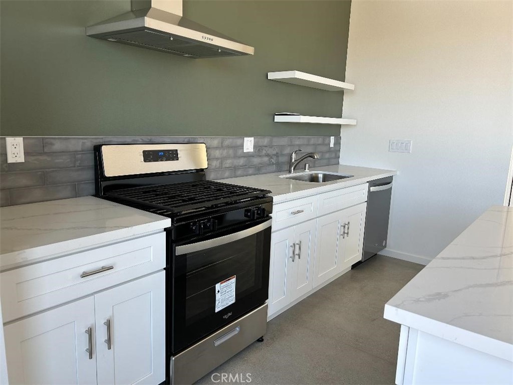 7374 Olympic Road Property Photo 17