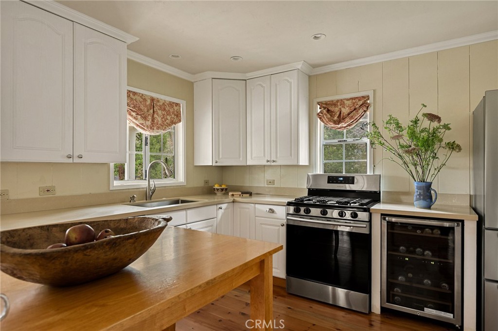 248 Oak Property Photo 8